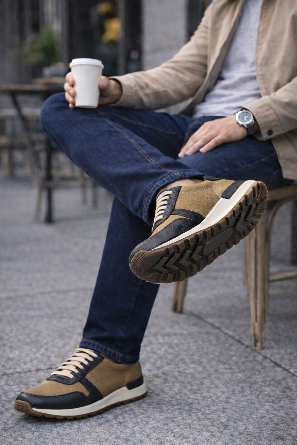 TENIS PIEL FLOATER CAFE CLARO